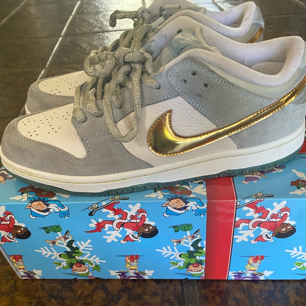 Nike SB x Sean Cliver dunk low